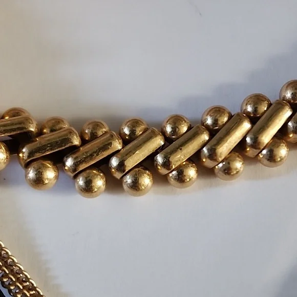 ZARA Pack of 3 Medallion Horn Neckaces - Picture 7 of 13